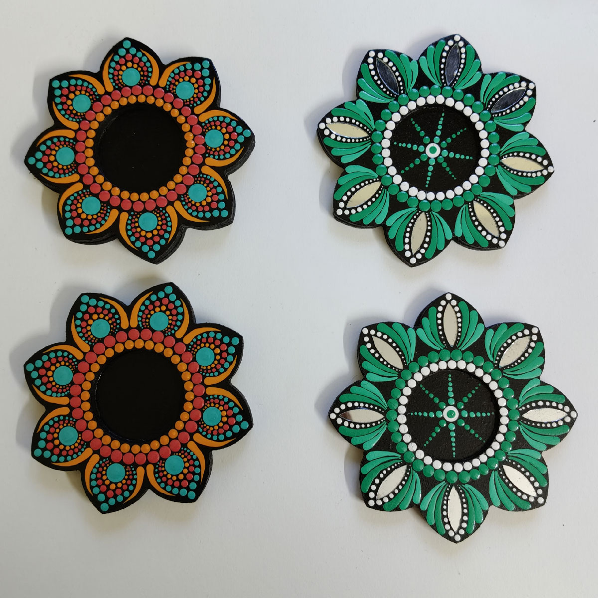 Tealight holder